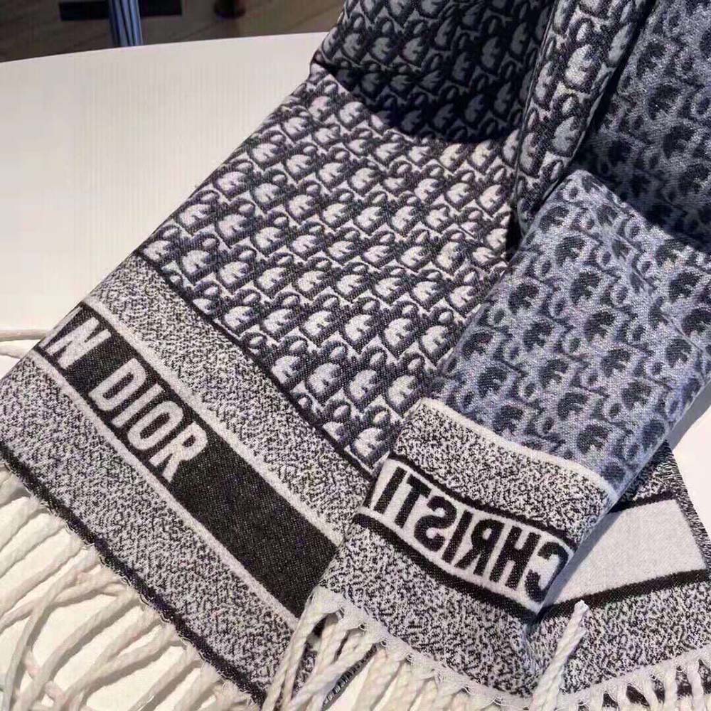 Christian Dior Animal Print Silk amp Cashmere Scarf Luxury Designer Paris eBay #39 Christian Dior Animal Print Silk amp Cashmere Scarf Luxury Designer Paris eBay